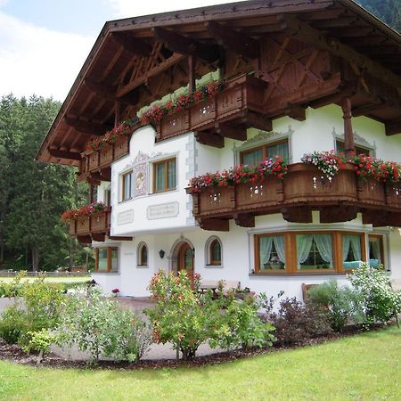 Pension Peter Neustift im Stubaital Exterior photo